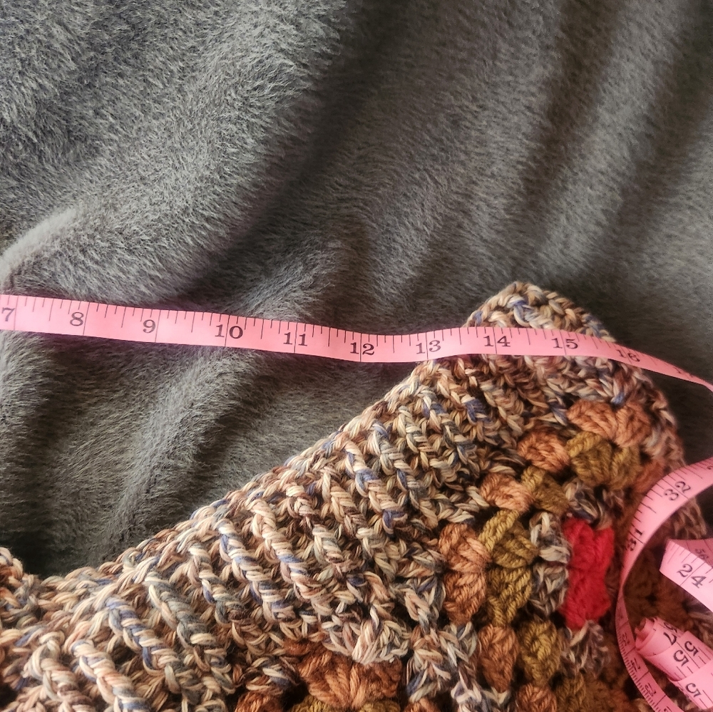 Crochet poncho - Picture 4 of 4